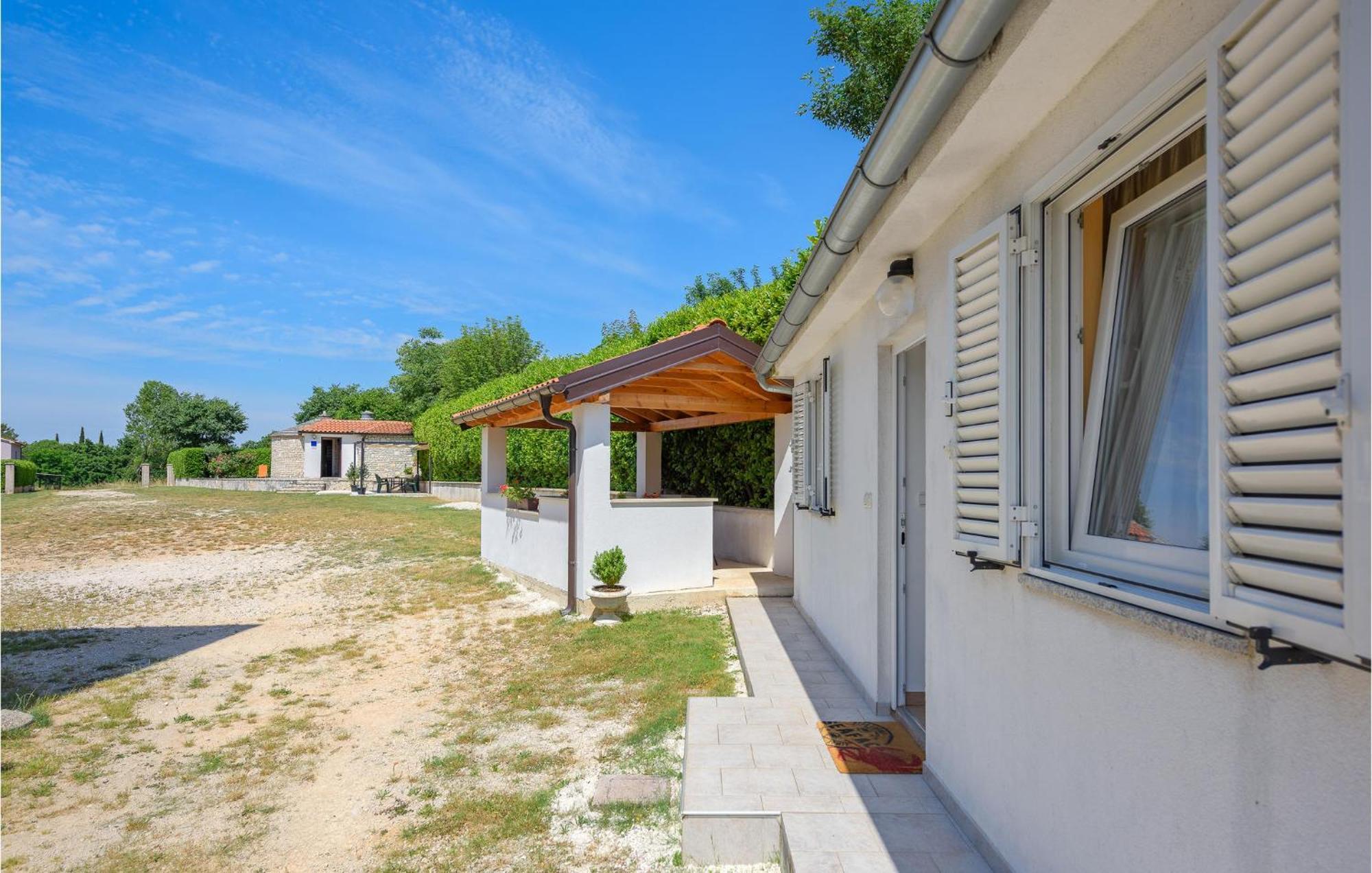 Awesome Home In Zminj With Wifi Exterior photo